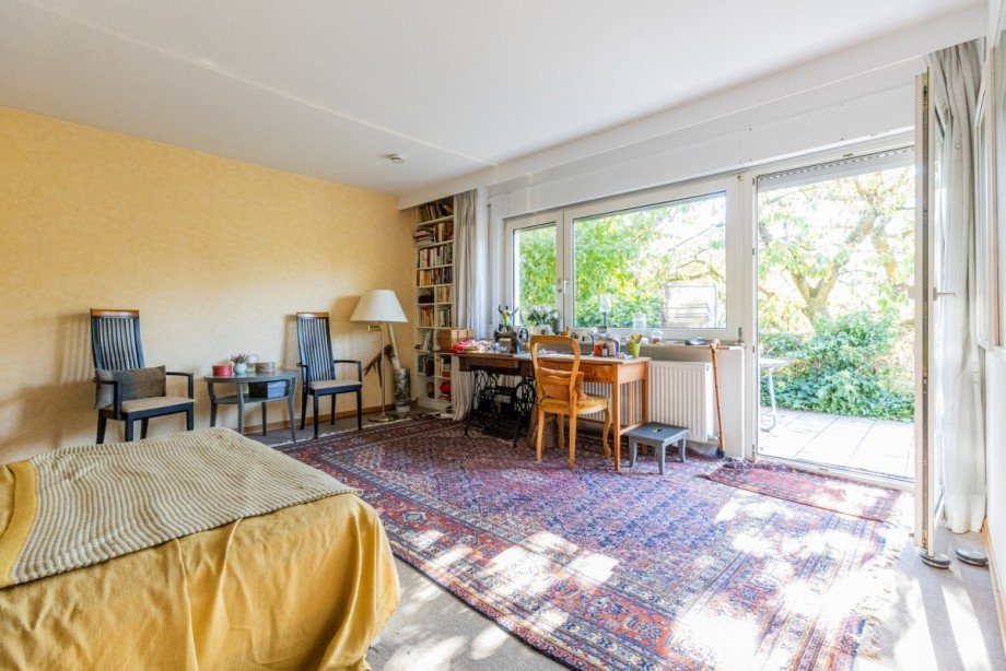 Schlafzimmer Wohnung Erdgeschoss Zweifamilienhaus Bischofsheim