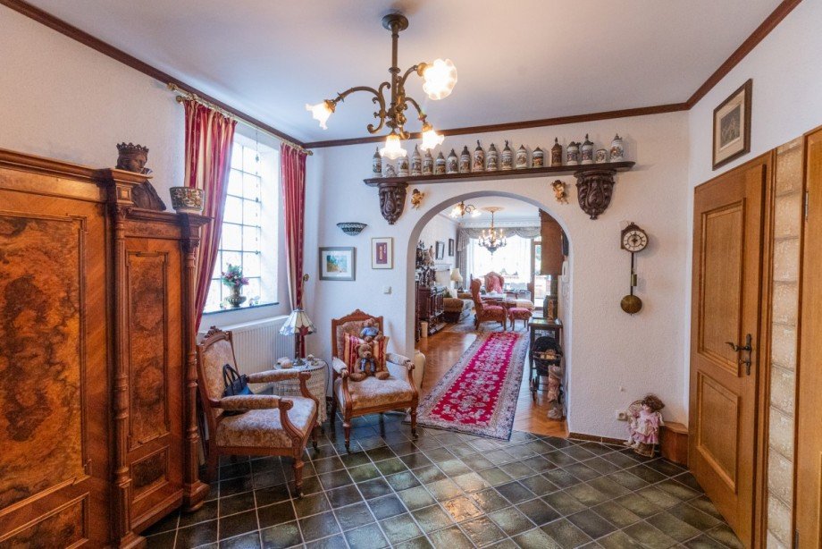 Wohnzimmer_Vorderhaus Zweifamilienhaus Bischofsheim