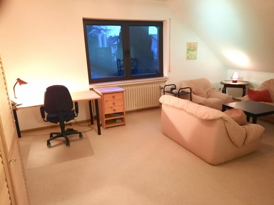 1.OG_Wohn-Schlafzimmer Einliegerwohnung Einfamilienhaus Kriftel